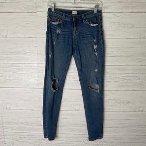 🌈 Sneak peek mid rise distressed skinny jeans